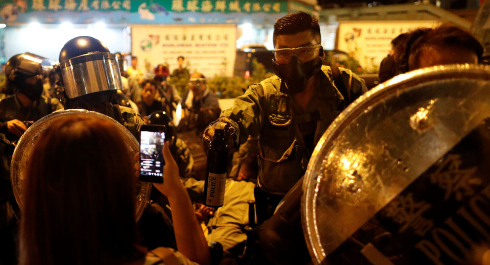 苹果阻止iOS商店中的警察追捕香港的应用程序